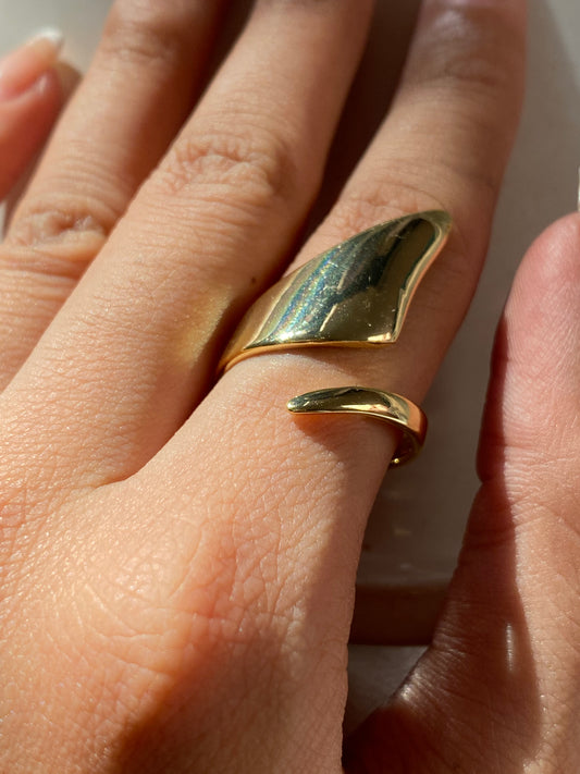 Greta adjustable ring