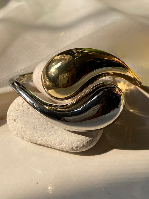 DELILAH dual tone hand cuff