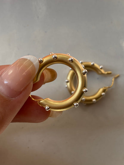 Lyca matte 3d hoops (Golden)