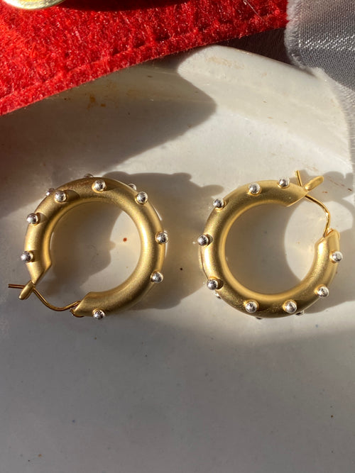 Lyca matte 3d hoops (Golden)