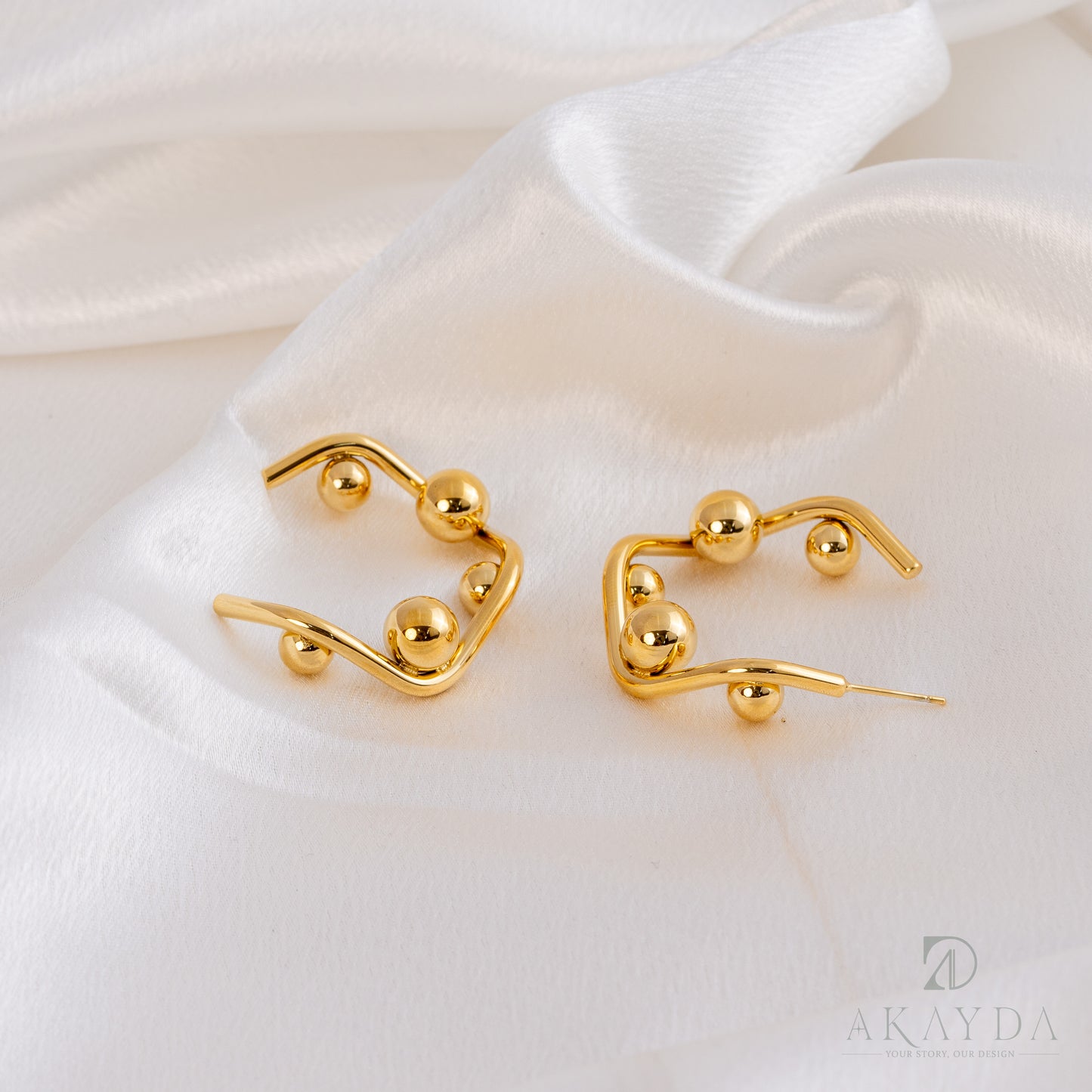 Orbital Planet Studs