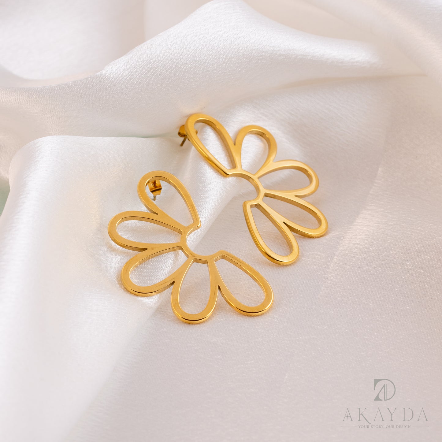 Half buttercup studs